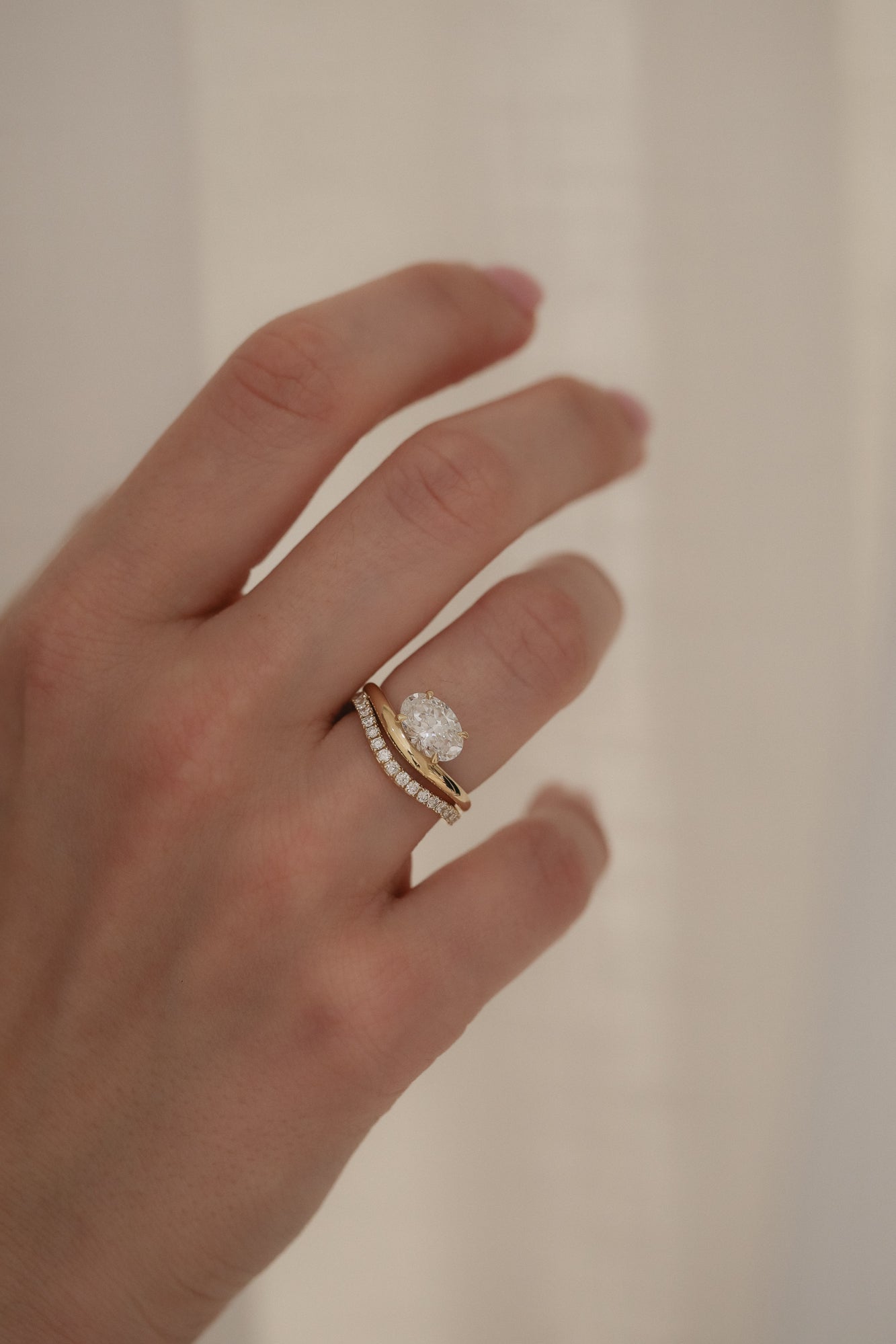 Pavé Floating Curve Ring