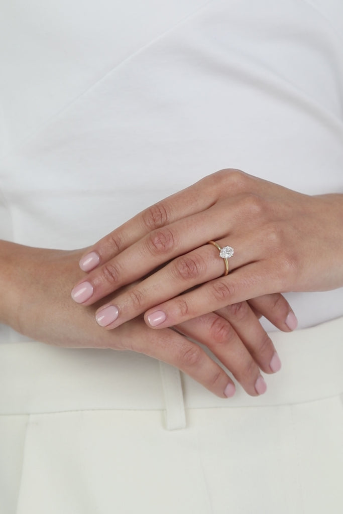 Video of the KARAAT Oval Six Prong Solitaire in 18k rose gold with a 1ct center stone, capturing its brilliant sparkle.